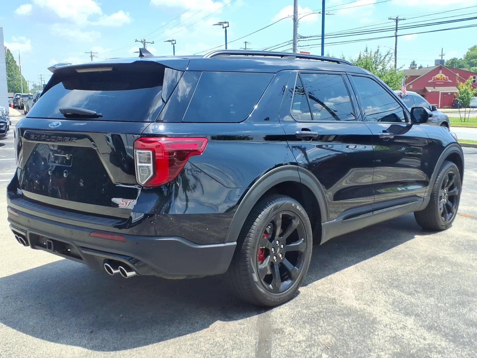 Certified 2023 Ford Explorer ST w/ Equipment Group 401A AWD/4WD image 4
