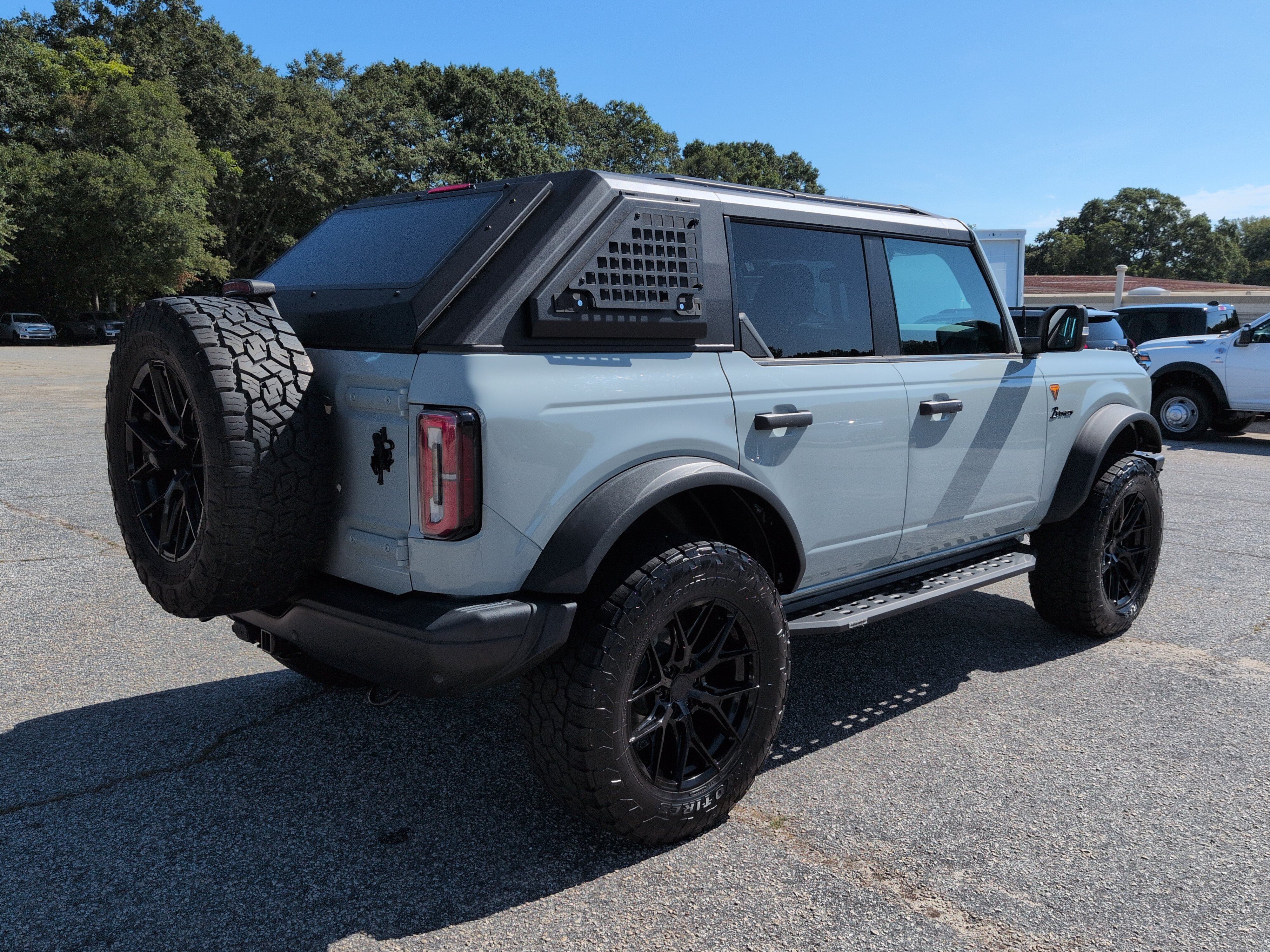 Certified 2022 Ford Bronco Badlands w/ Sasquatch Package AWD/4WD image 3