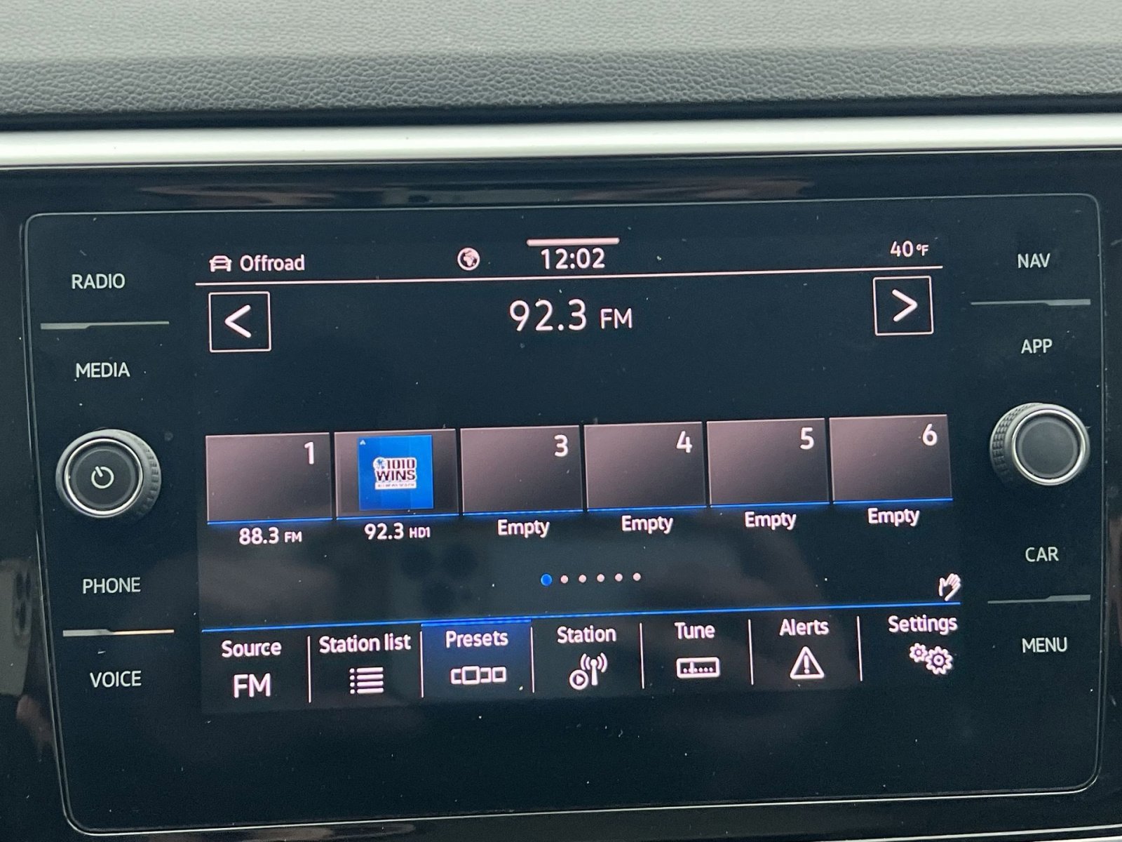 Used 2022 Volkswagen Atlas SEL R-Line image 18