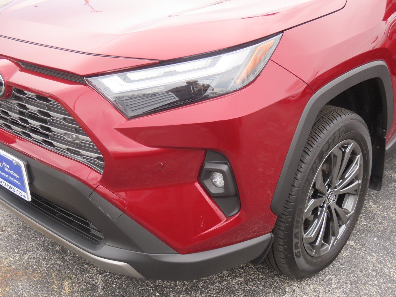 Used 2025 Toyota RAV4 Limited AWD/4WD image 3