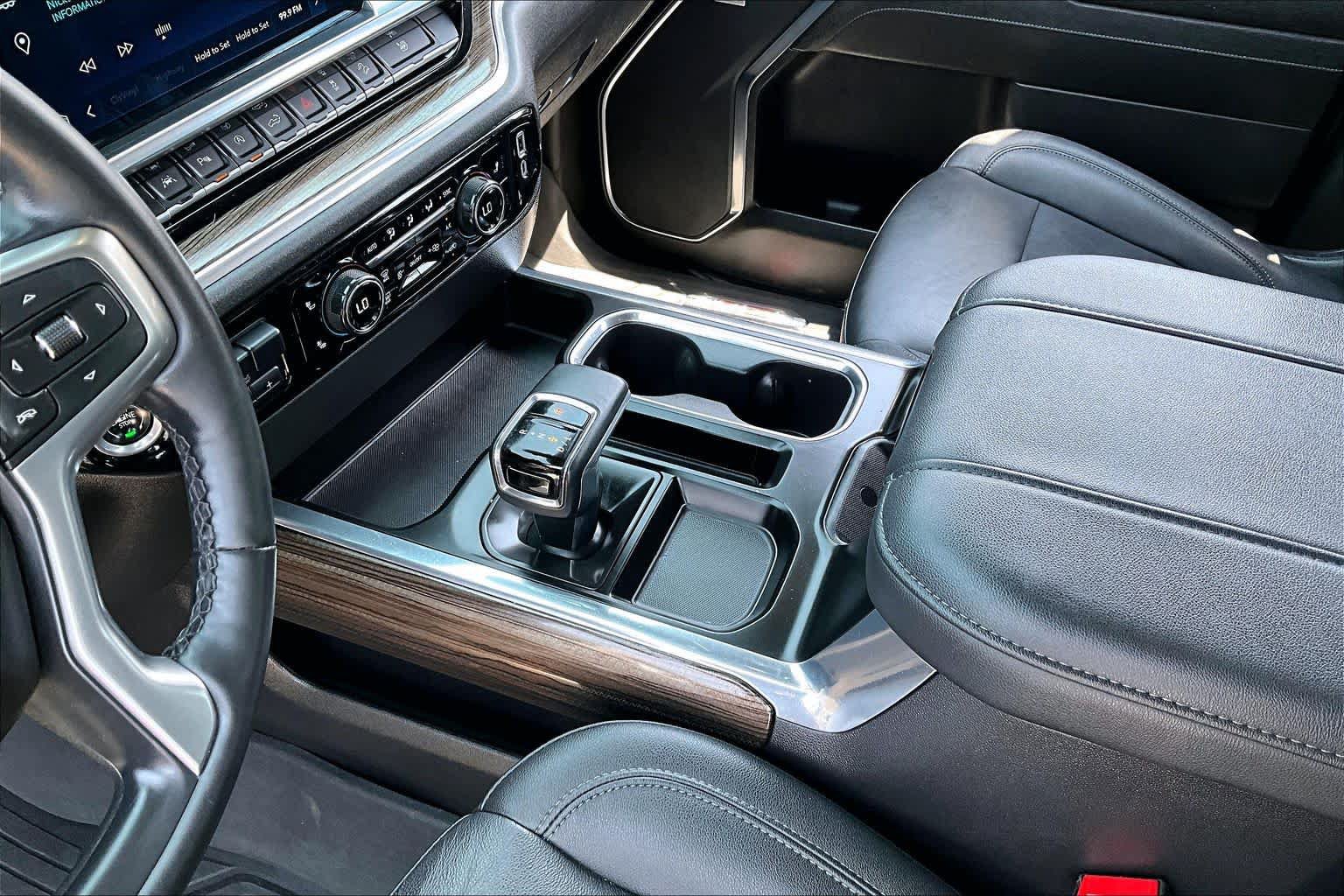 Used 2024 Chevrolet Silverado 1500 LT Trail Boss w/ LT Trail Boss Premium Package AWD/4WD image 17