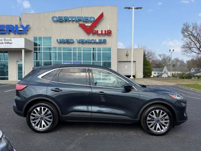 Certified 2022 Ford Escape Titanium w/ Class II Trailer Tow Package AWD/4WD image 8
