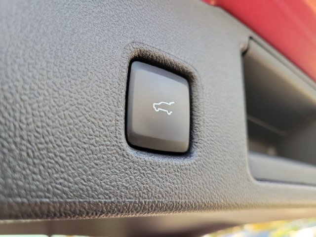 Certified 2024 Ford Escape Platinum AWD/4WD image 33