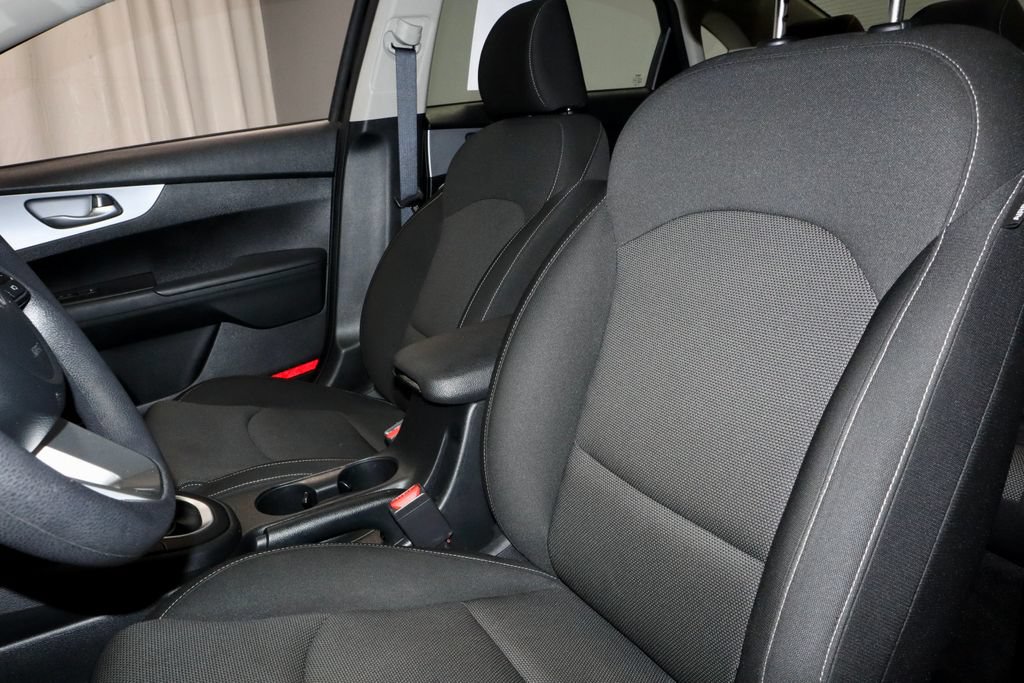 Used 2024 Kia Forte LXS FWD image 25