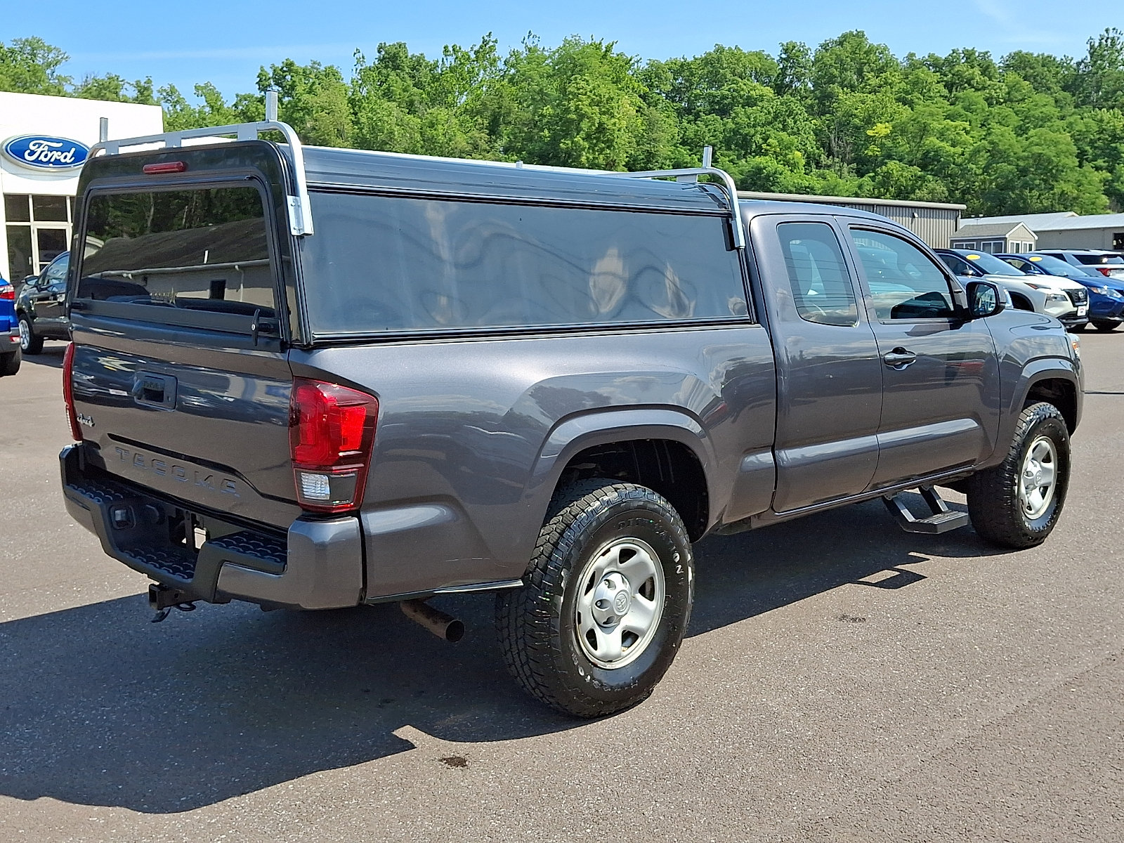 Used 2018 Toyota Tacoma SR w/ SR Convenience Package AWD/4WD image 11