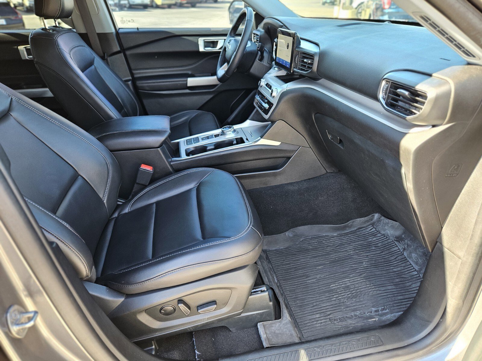 Certified 2023 Ford Explorer XLT w/ Equipment Group 202A image 12