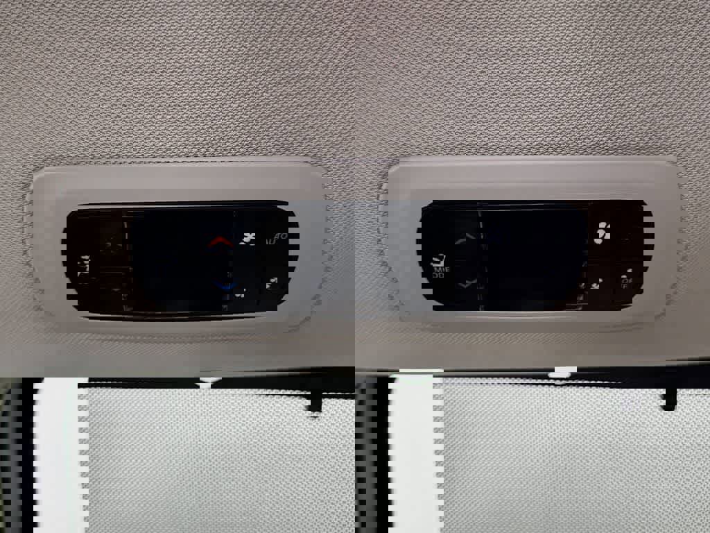 Used 2024 Chrysler Pacifica Touring-L image 16