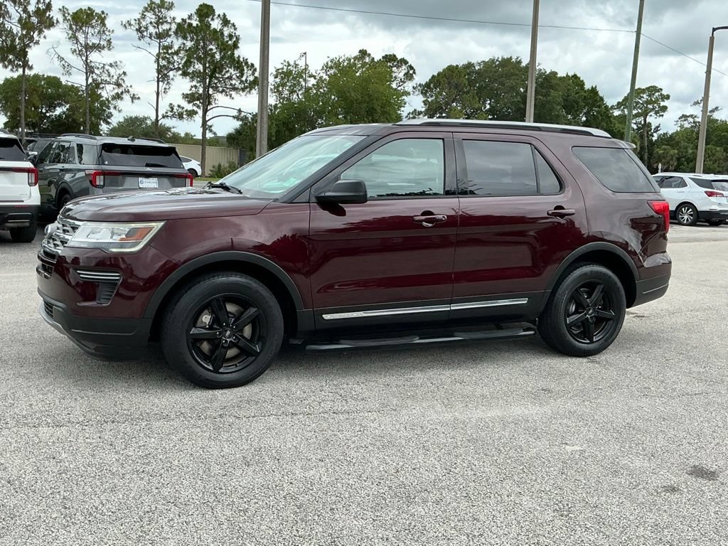 Certified 2018 Ford Explorer XLT FWD image 3