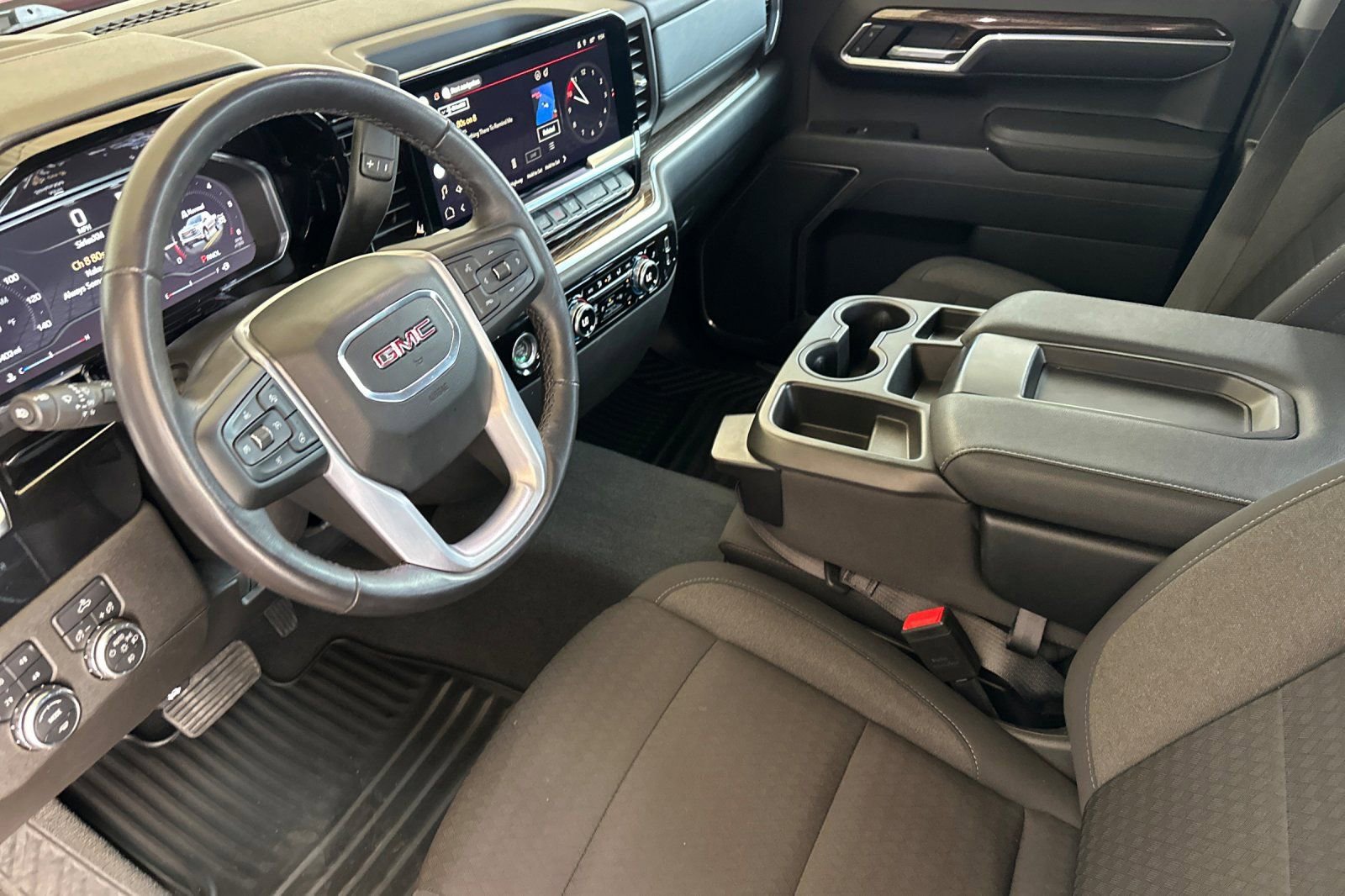 Used 2022 GMC Sierra 1500 Elevation w/ X31 Off-Road Package image 9