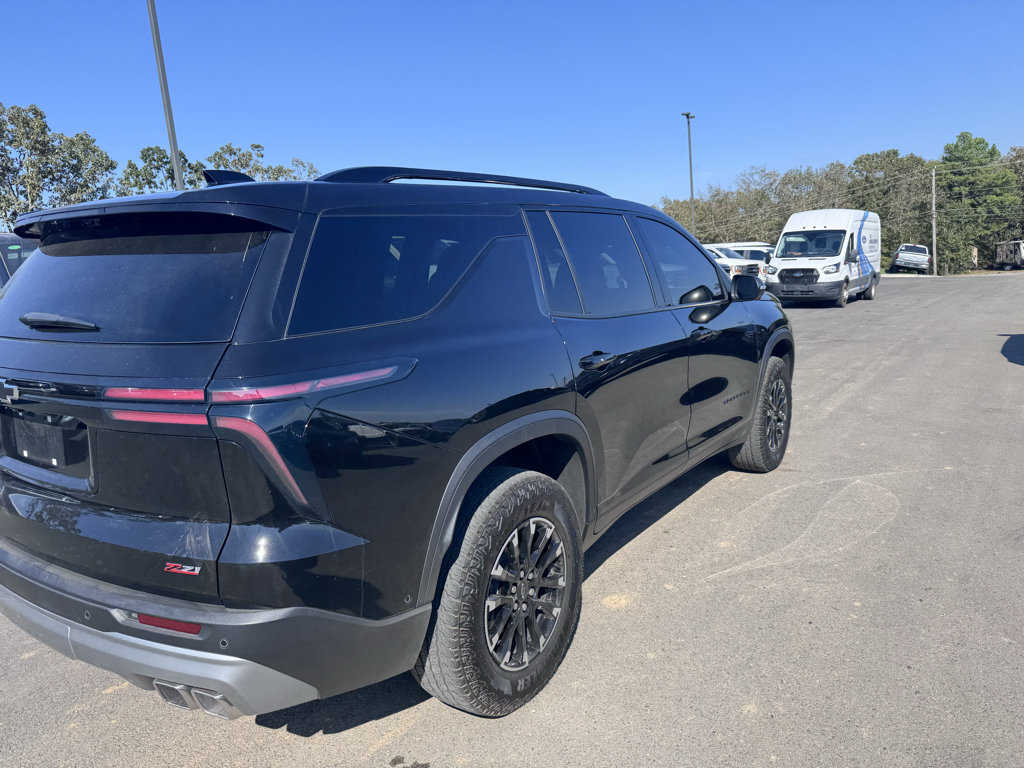 Used 2025 Chevrolet Traverse Z71 w/ Enhanced Driving Package AWD/4WD image 6