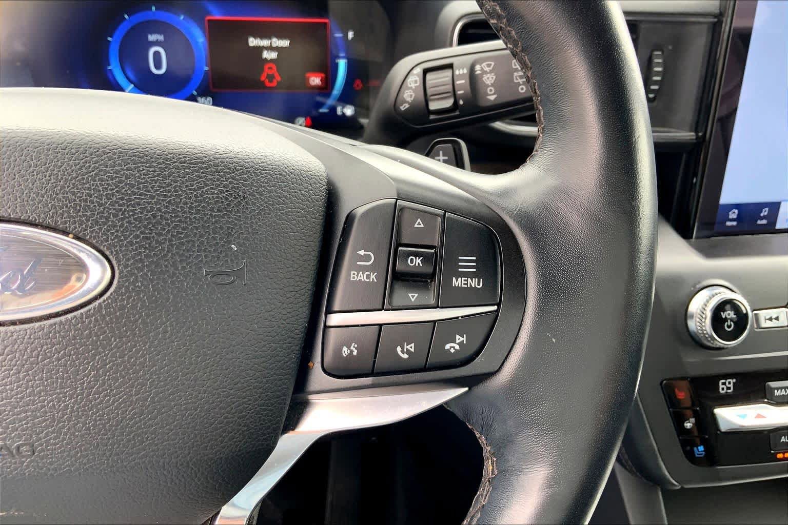 Certified 2020 Ford Explorer Platinum w/ Premium Technology Package AWD/4WD image 25