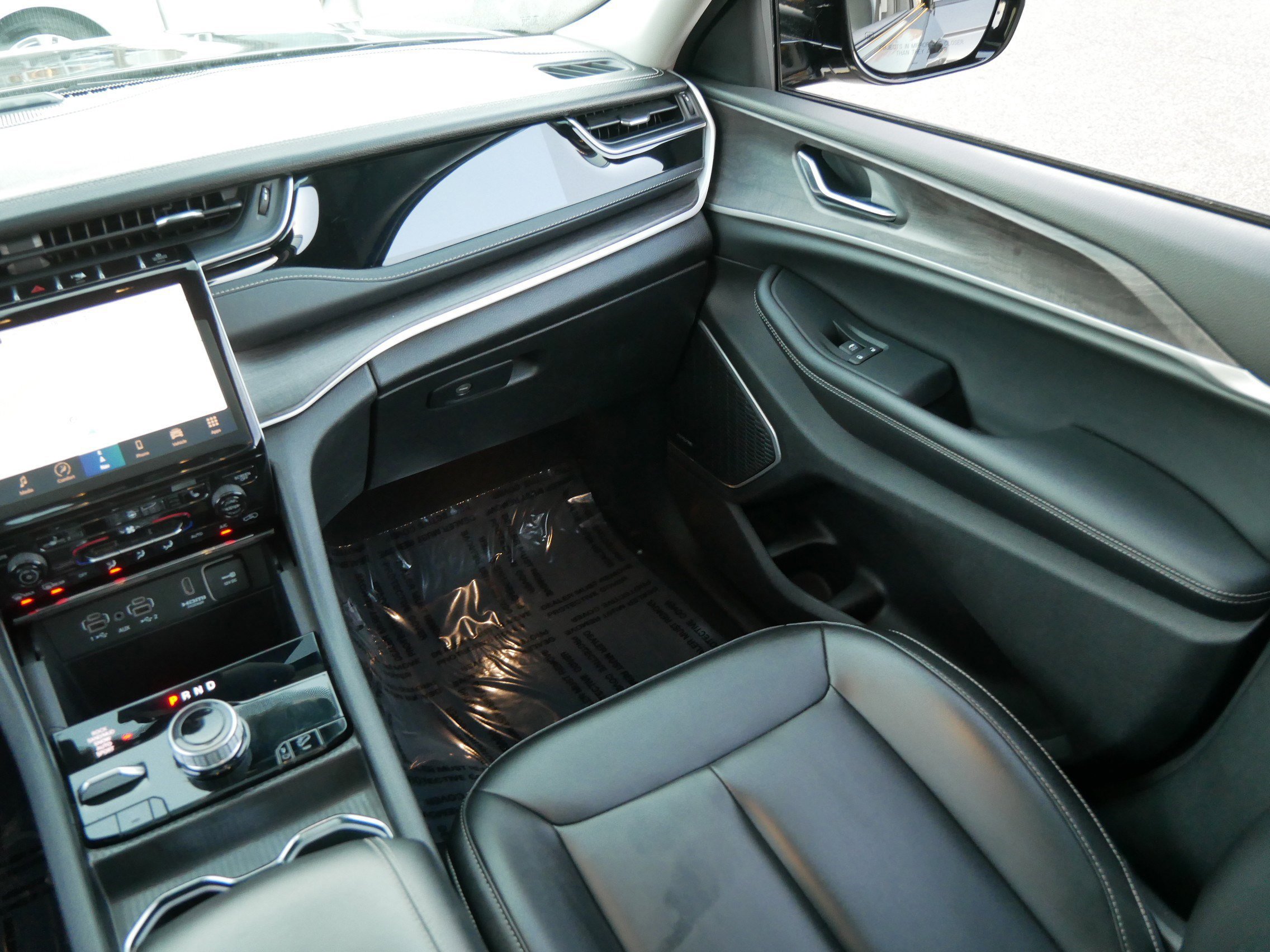 Used 2024 Jeep Grand Cherokee Limited 4xe image 11