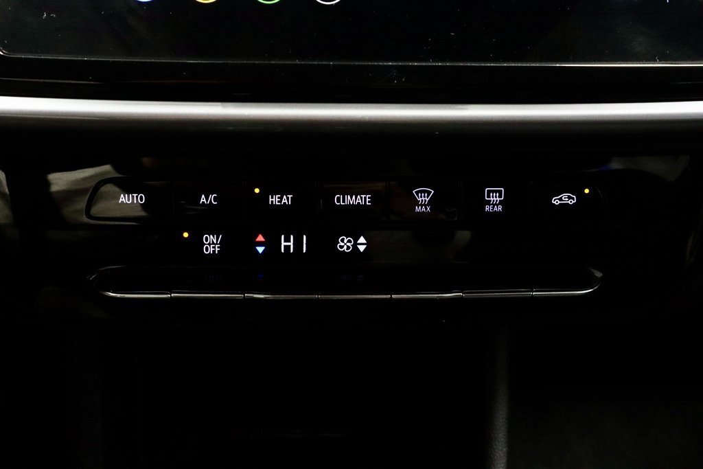 Used 2022 Chevrolet Bolt EUV LT image 29