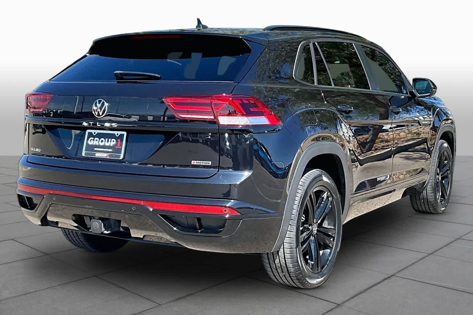Used 2022 Volkswagen Atlas Cross Sport SEL R-Line AWD/4WD image 13