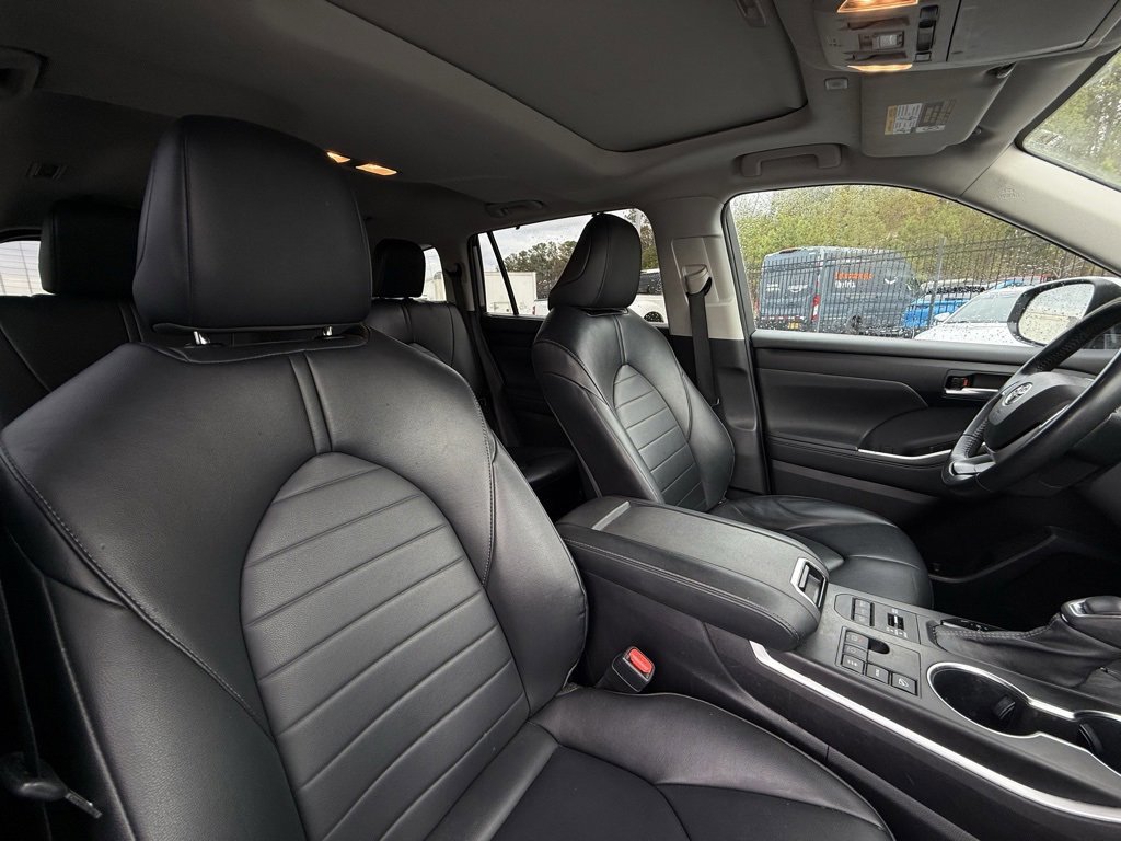 Used 2023 Toyota Highlander XLE image 31