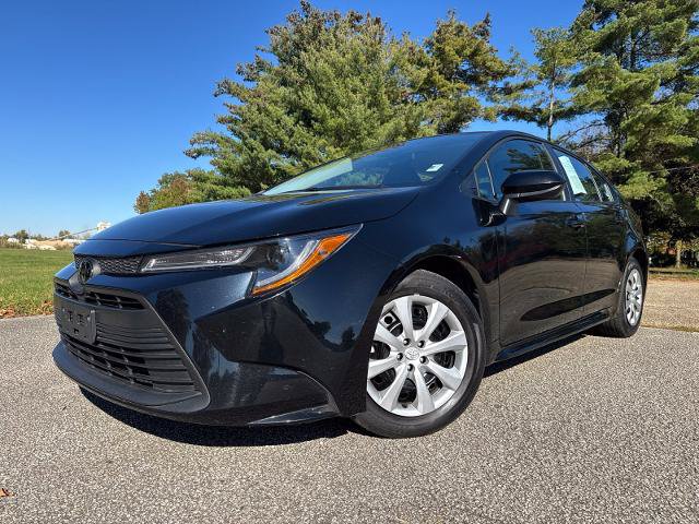 Used 2025 Toyota Corolla LE FWD image 36