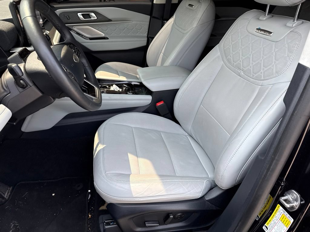 Certified 2025 Ford Explorer Platinum w/ LUX Leather Package AWD/4WD image 6