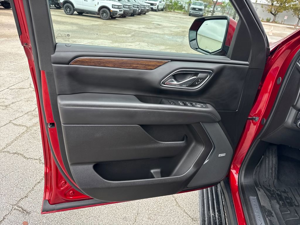 Used 2023 Chevrolet Tahoe High Country image 13