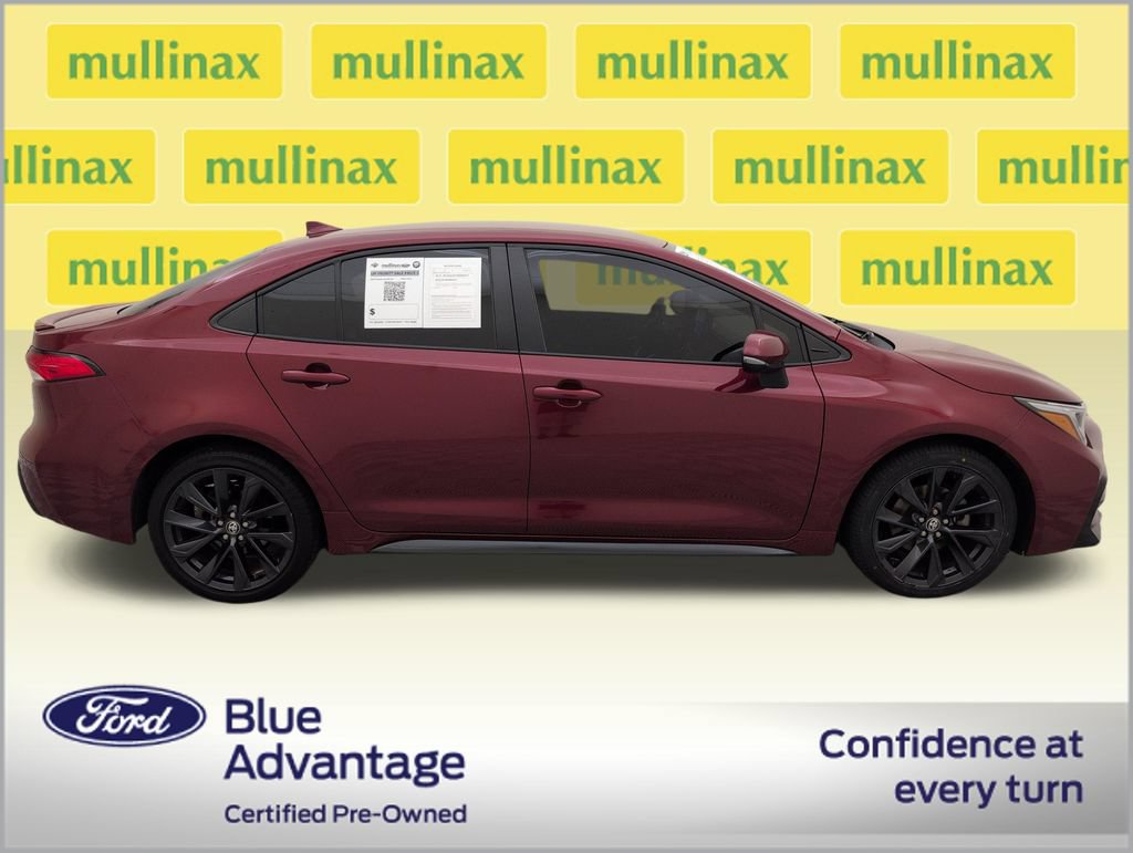 Used 2024 Toyota Corolla SE FWD image 2