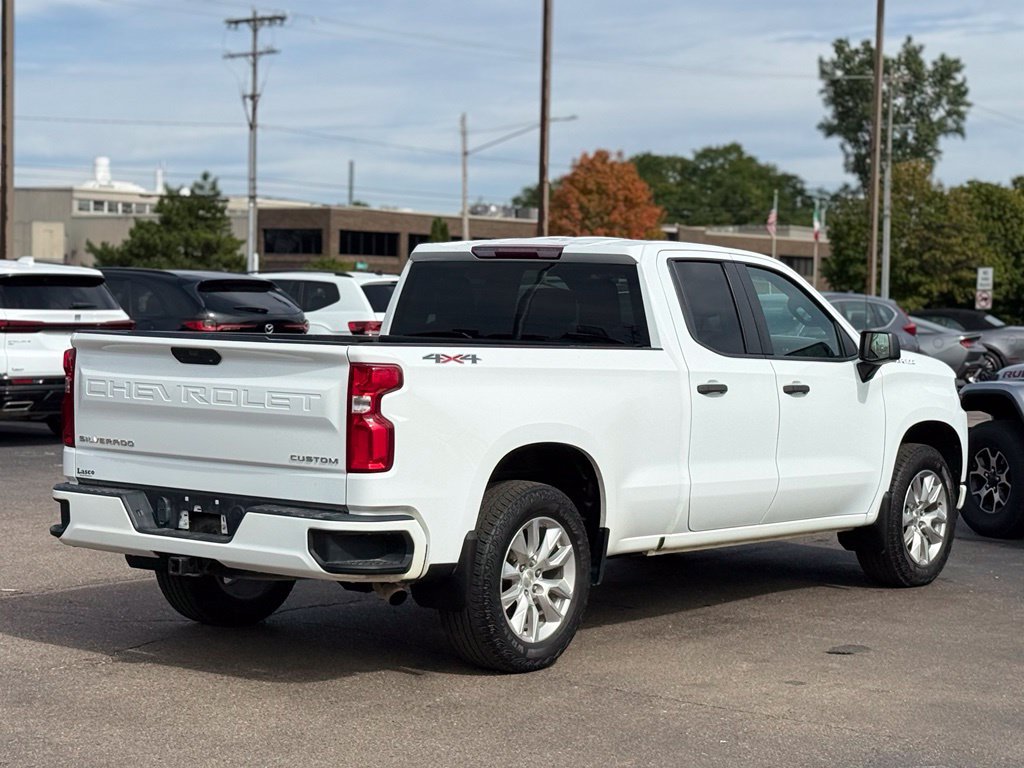 Used 2020 Chevrolet Silverado 1500 Custom w/ Custom Value Package AWD/4WD image 26