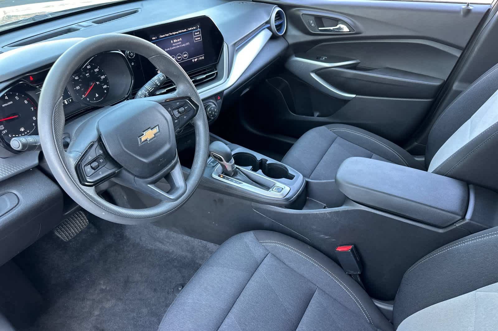 Used 2025 Chevrolet Trax LS w/ Driver Confidence Package FWD image 12