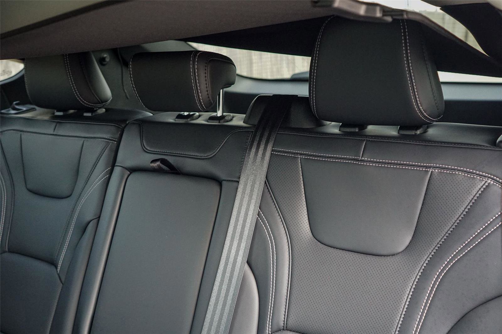 Certified 2025 Ford Mustang Mach-E Premium AWD/4WD image 24