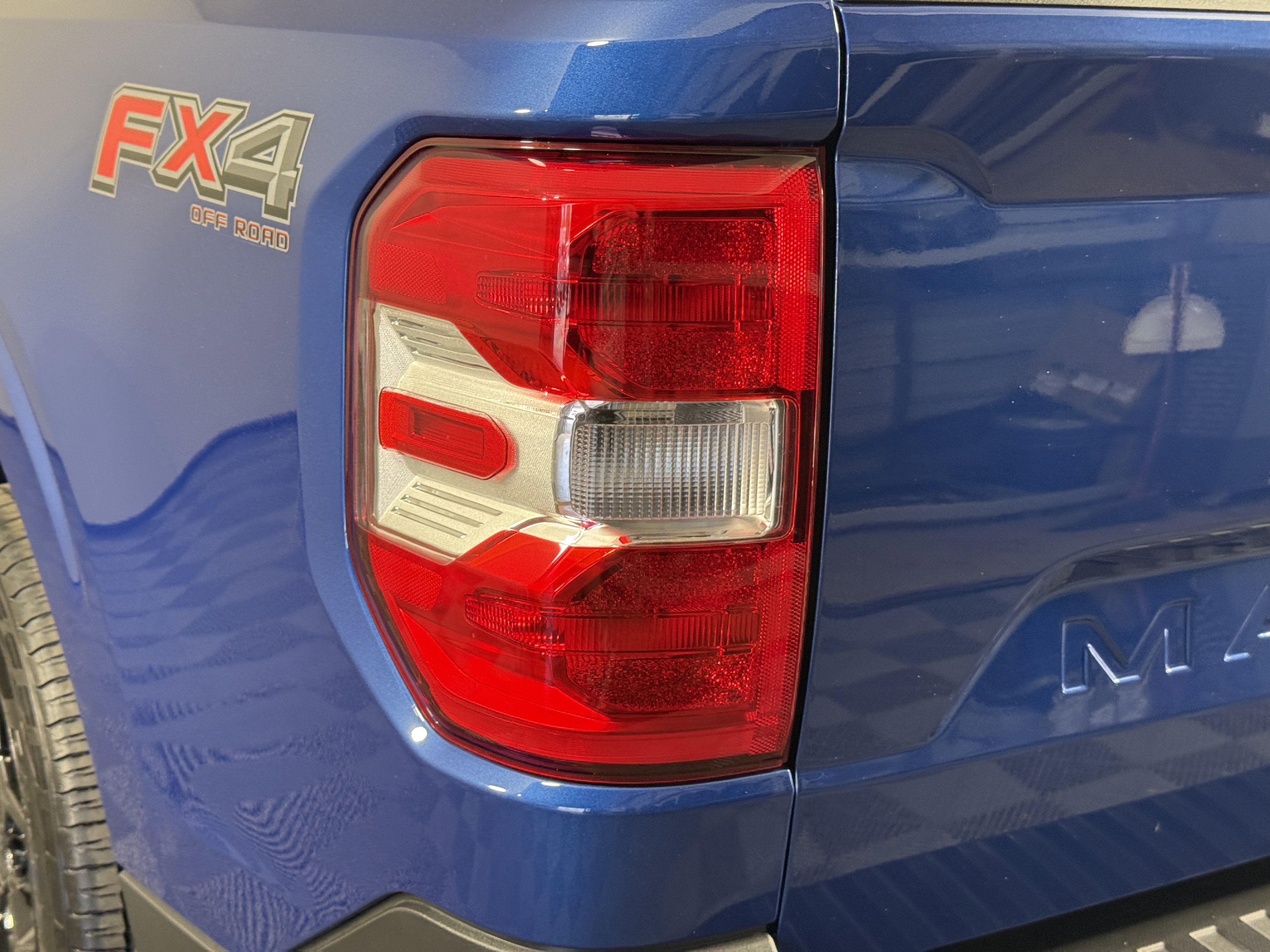 Certified 2024 Ford Maverick Lariat w/ FX4 Off-Road Package AWD/4WD image 8