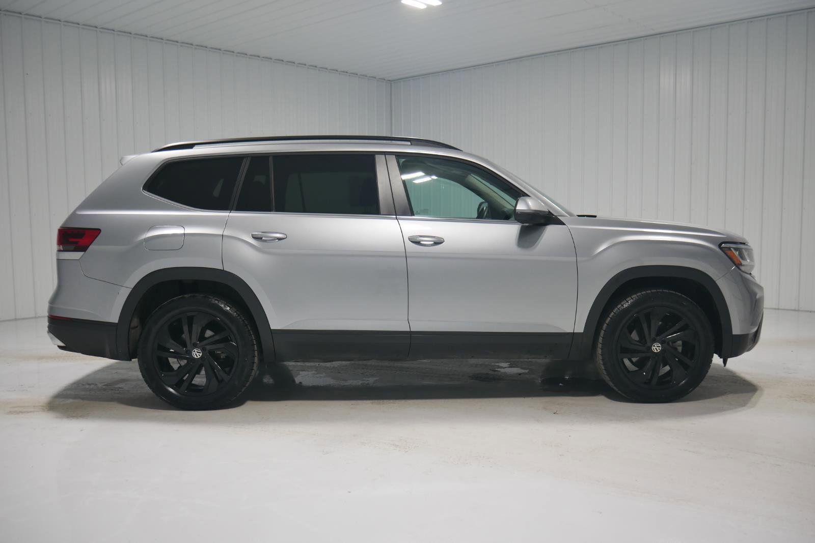 Used 2023 Volkswagen Atlas SE image 6