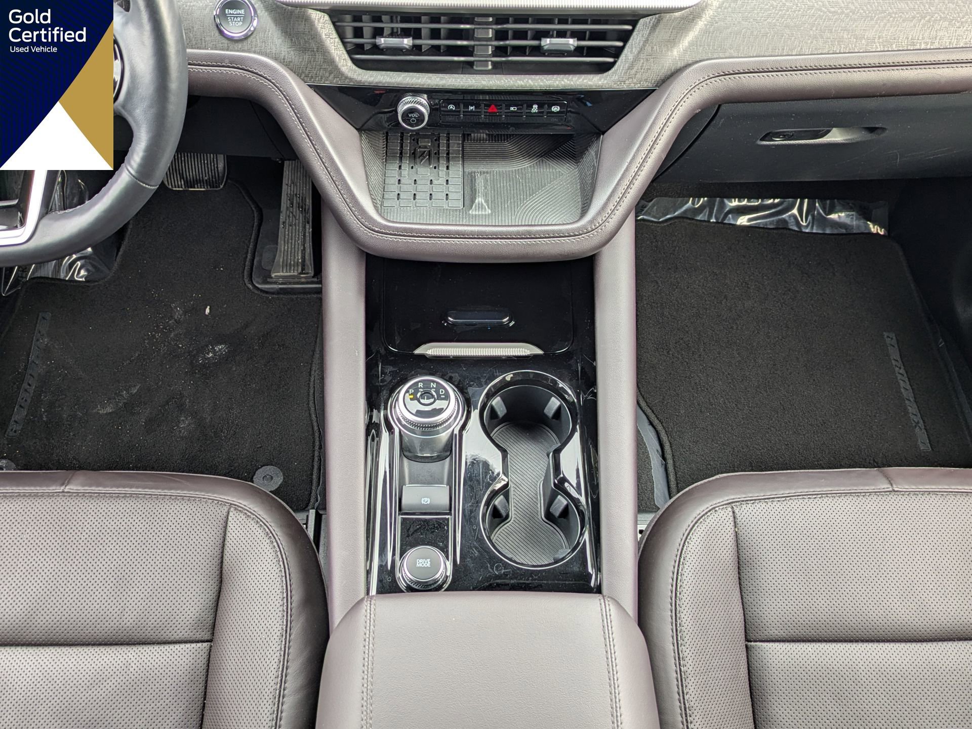 Certified 2025 Ford Explorer Platinum w/ LUX Leather Package image 24