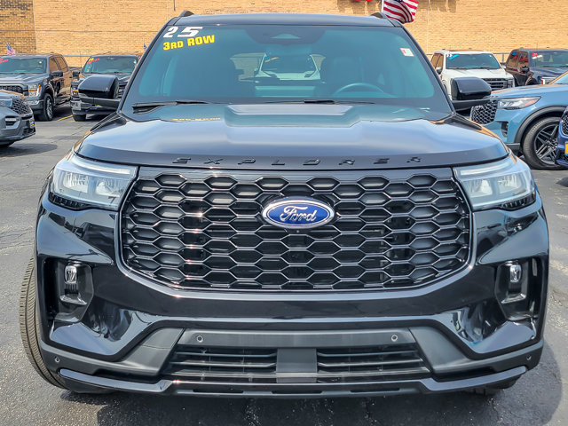 Certified 2025 Ford Explorer ST-Line w/ Premium Package image 7