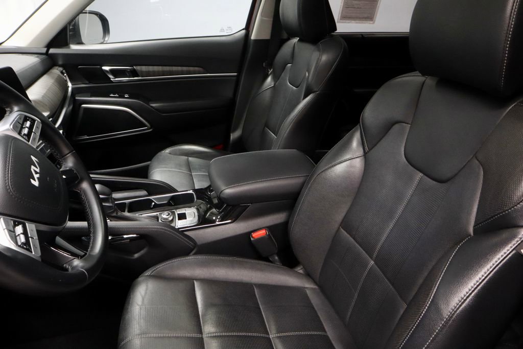 Used 2023 Kia Telluride EX w/ EX Captain's Chair Package FWD image 27