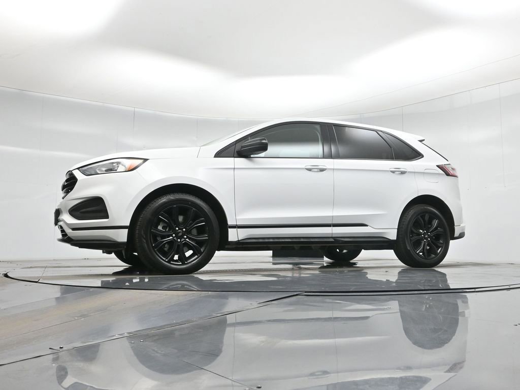 Certified 2023 Ford Edge SE w/ Black Appearance Package image 26