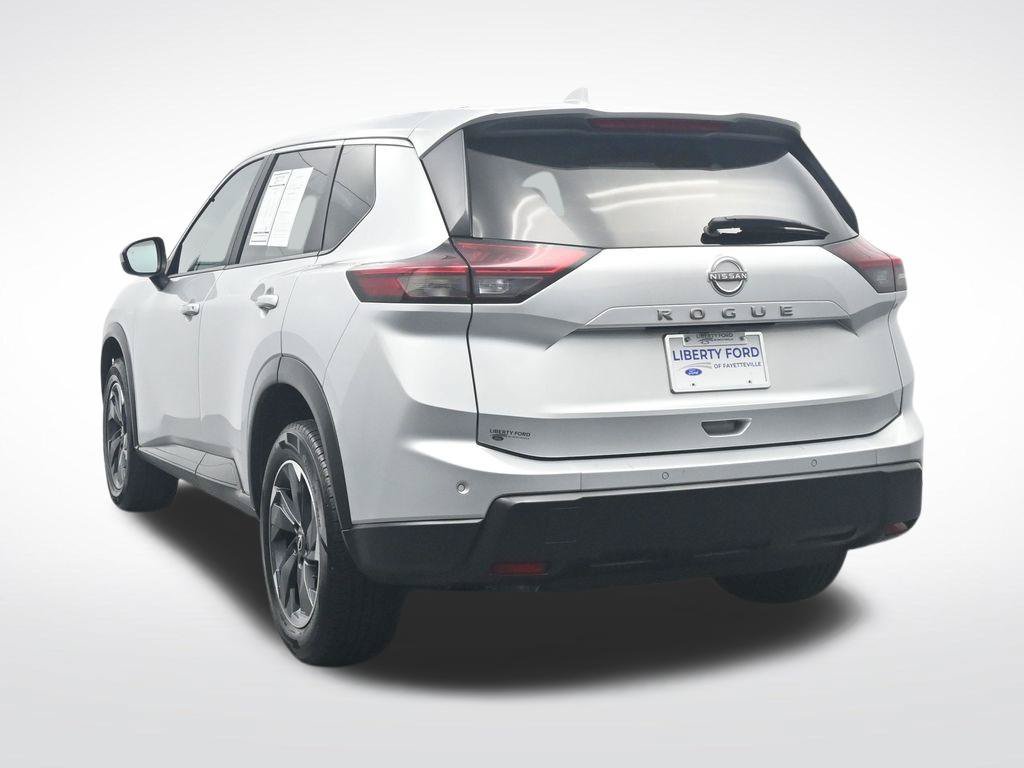 Used 2025 Nissan Rogue SV FWD image 9