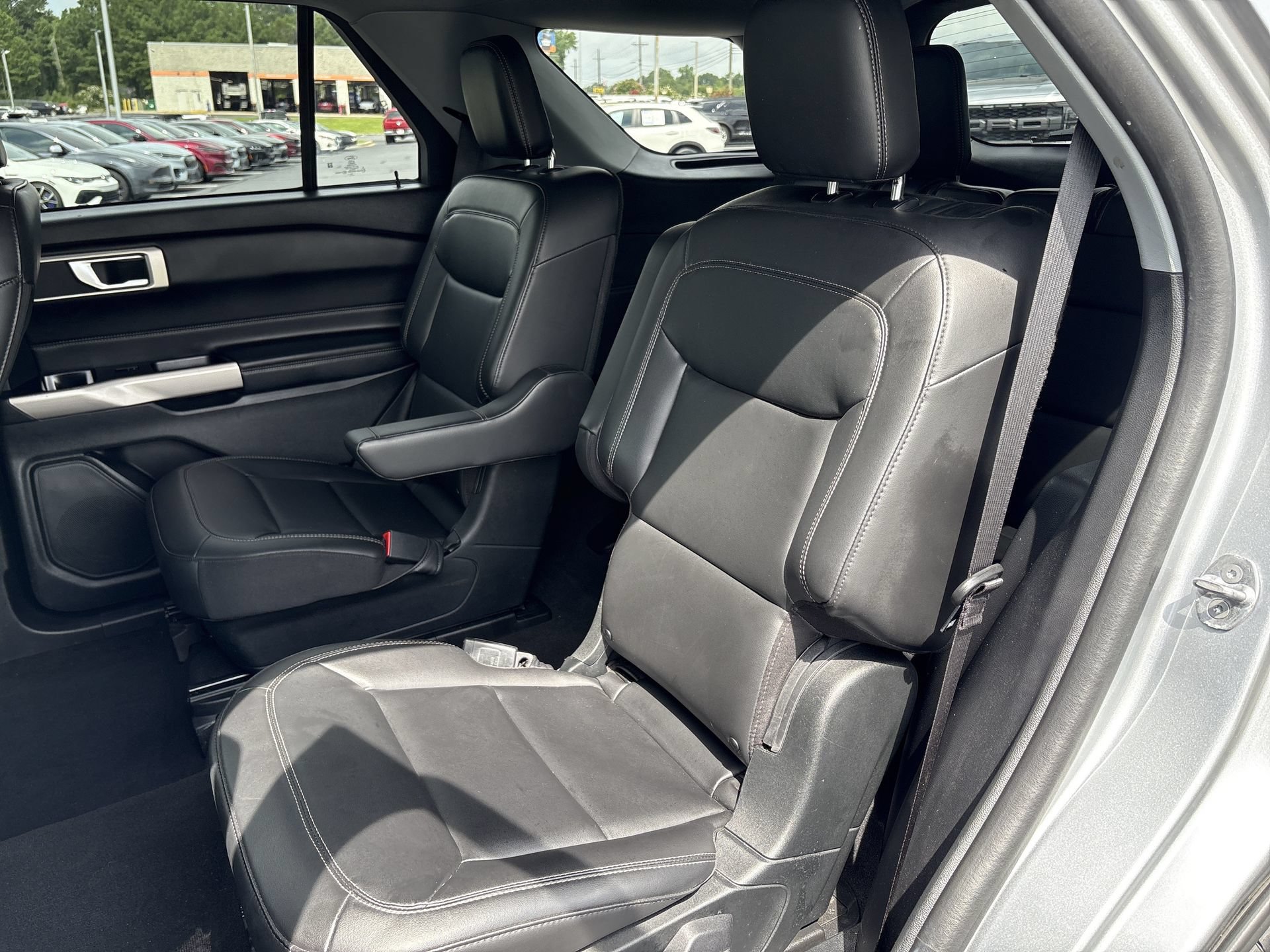 Certified 2023 Ford Explorer XLT w/ Equipment Group 202A AWD/4WD image 19