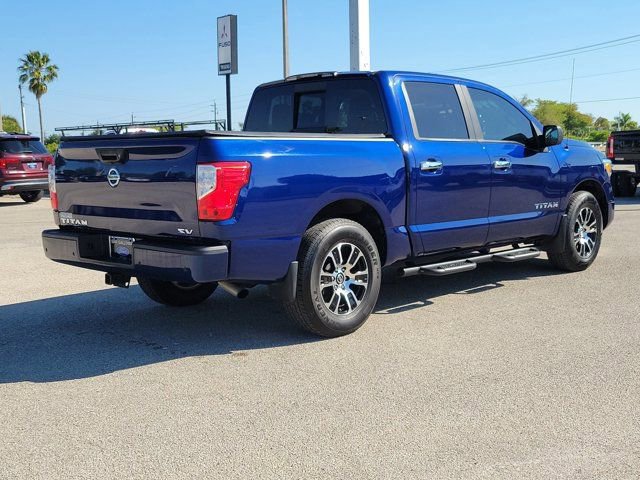 Used 2021 Nissan Titan SV w/ SV Convenience Package image 4