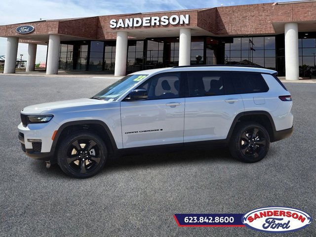 Used 2023 Jeep Grand Cherokee L Limited w/ Black Appearance Package image 2
