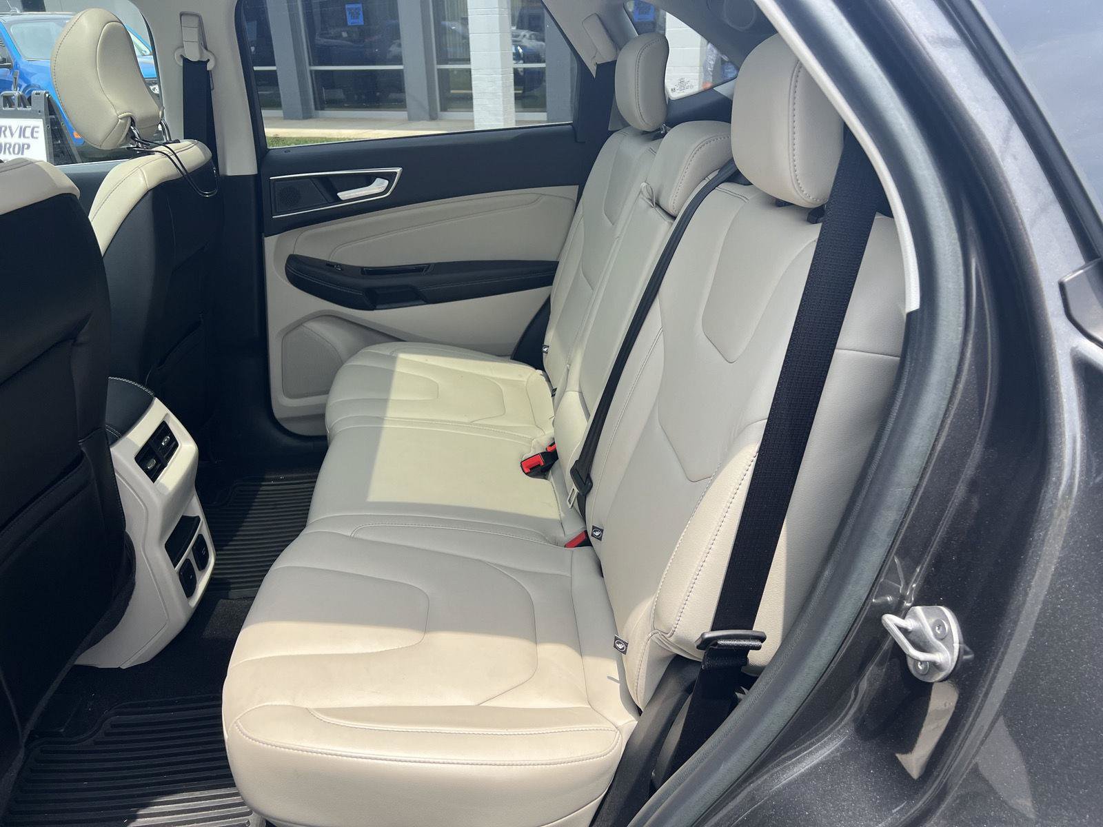 Certified 2019 Ford Edge Titanium AWD/4WD image 8