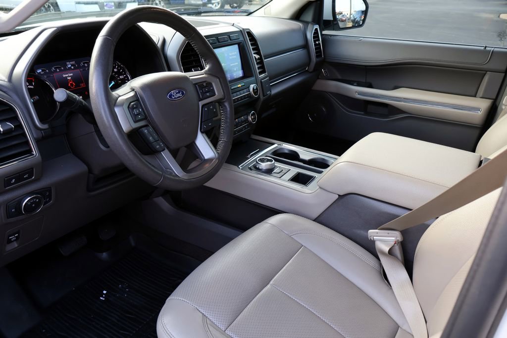 Certified 2021 Ford Expedition Max XLT image 3