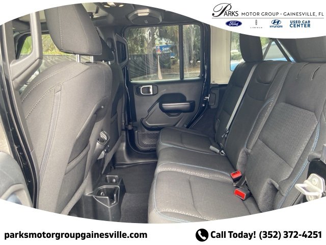 Used 2021 Jeep Wrangler Unlimited Islander image 12