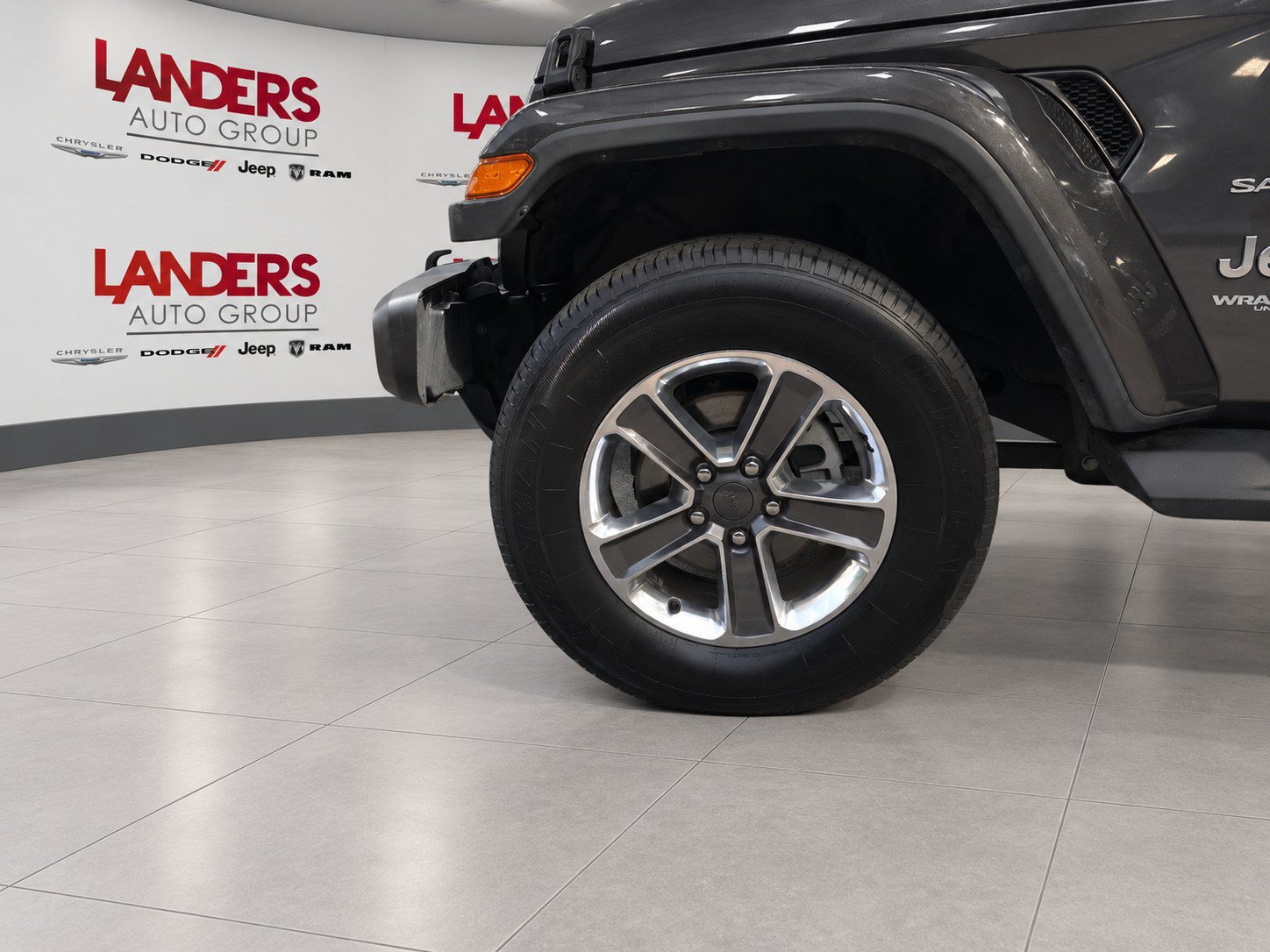 Used 2020 Jeep Wrangler Unlimited Sahara AWD/4WD image 9