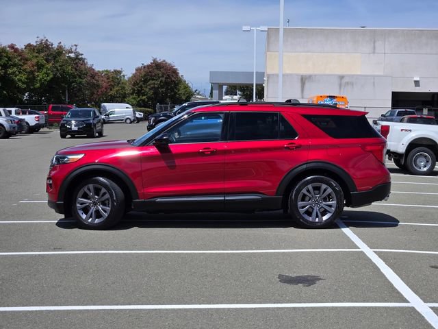 Certified 2023 Ford Explorer XLT w/ Equipment Group 202A RWD image 4