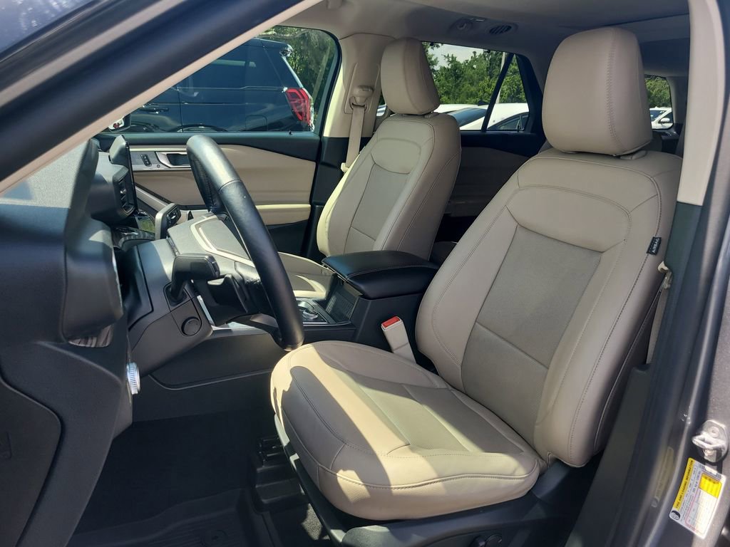 Certified 2021 Ford Explorer Limited w/ Equipment Group 301A AWD/4WD image 19