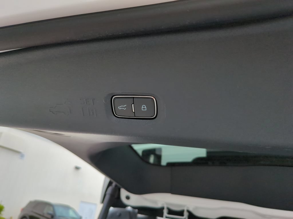 Certified 2025 Ford Expedition Platinum AWD/4WD image 16