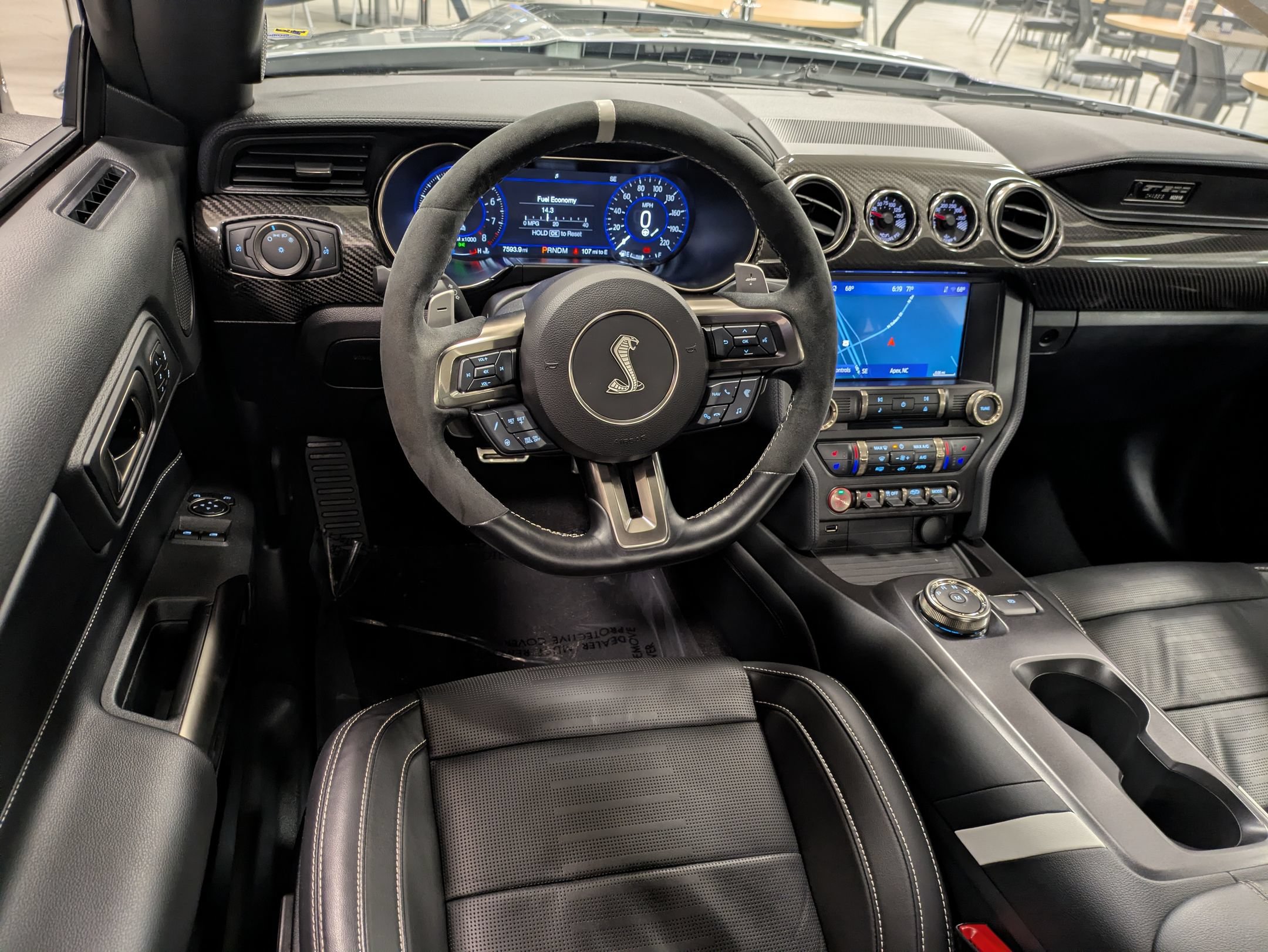 Certified 2021 Ford Mustang Shelby GT500 w/ Technology Package RWD image 27