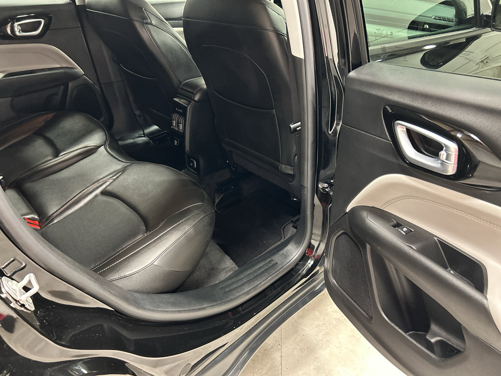 Used 2022 Jeep Compass Limited AWD/4WD image 30