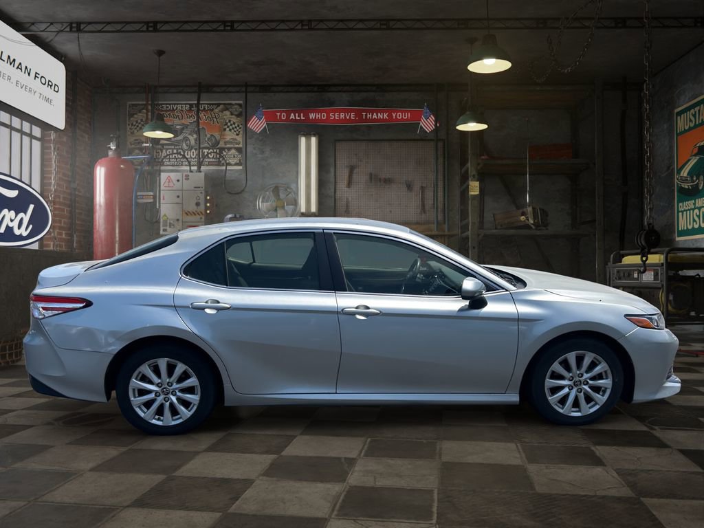 Used 2018 Toyota Camry LE FWD image 7