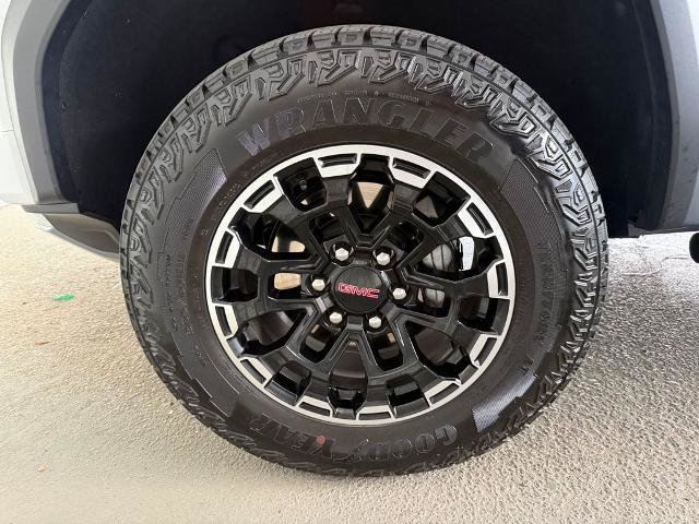 Used 2026 GMC Canyon AT4 w/ Technology Plus Package AWD/4WD image 29