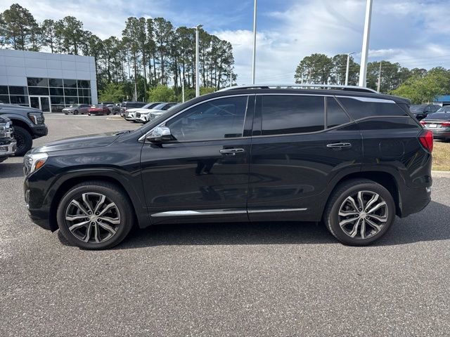 Used 2020 GMC Terrain Denali w/ Denali Premium Package FWD image 14