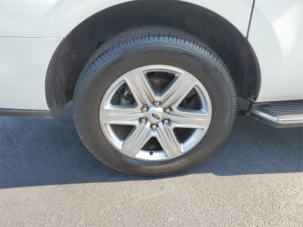 Certified 2021 Ford Expedition Max XLT image 5