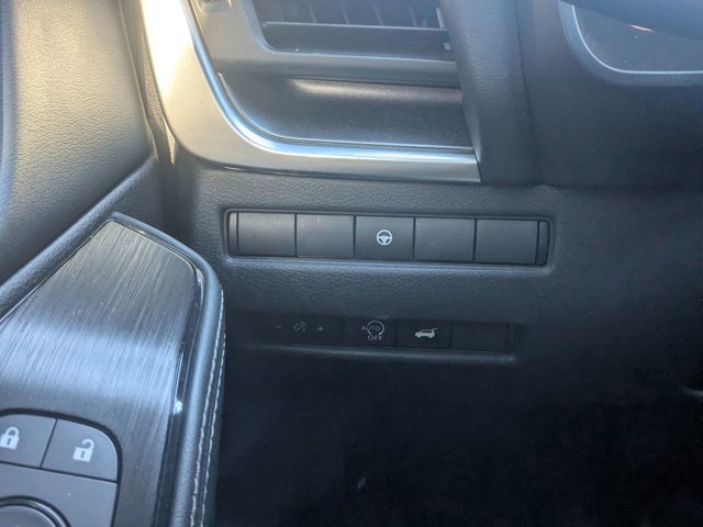 Used 2024 Nissan Rogue SV w/ SV Premium Package image 16